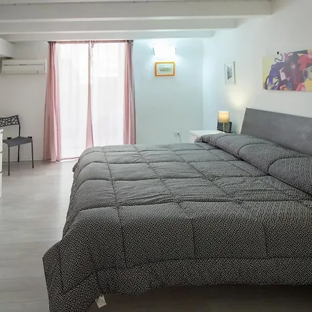 Maniace Homes - Federico & Angelica By Ortigia