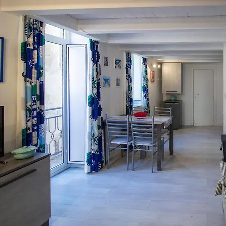 Maniace Homes - Federico & Angelica By Ortigia *
